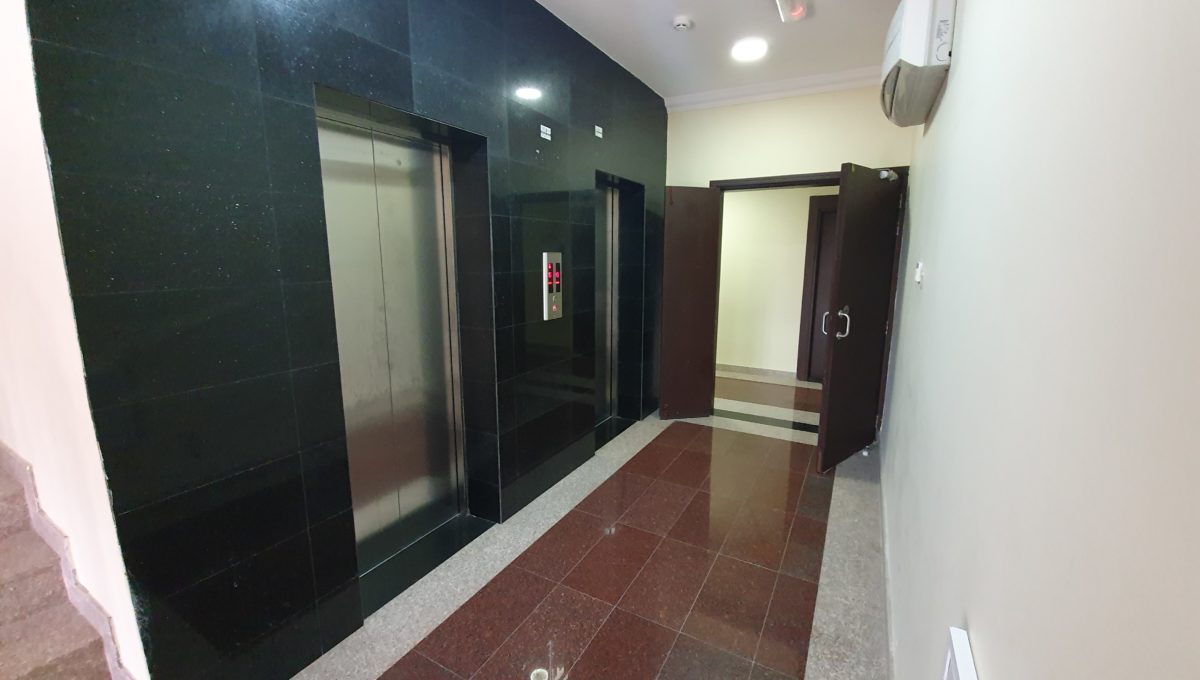 Building entrance - elevator