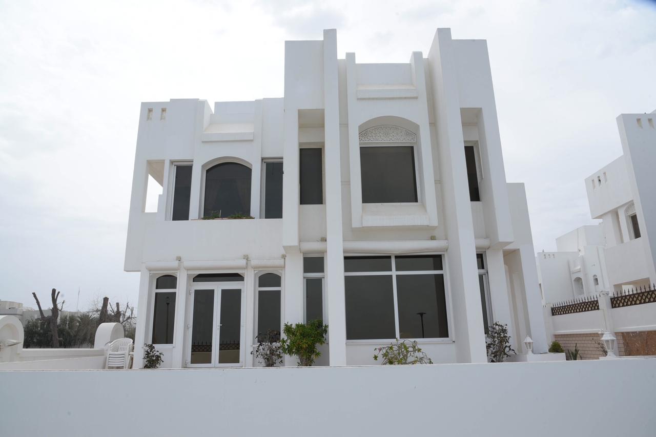 Exclusive || Luxurious villa with a tremendous view in Shatti Al-Qurum